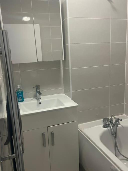 Flat, Apartment In Haggerston N1, Central Лондон Экстерьер фото
